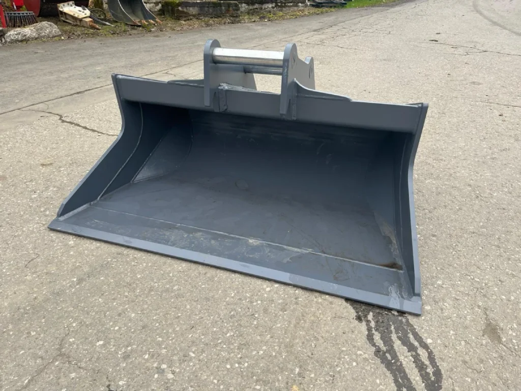 Menzi-Muck - 160 cm Böschungslöffel